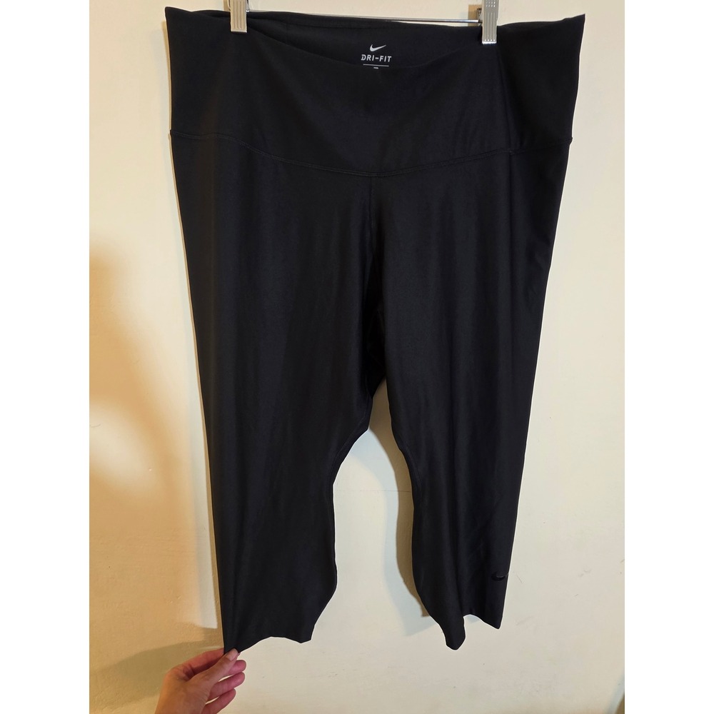 Nike Dri-FIT Black Cropped Leggings Plus Size 3X AA8282-010 Training Tights